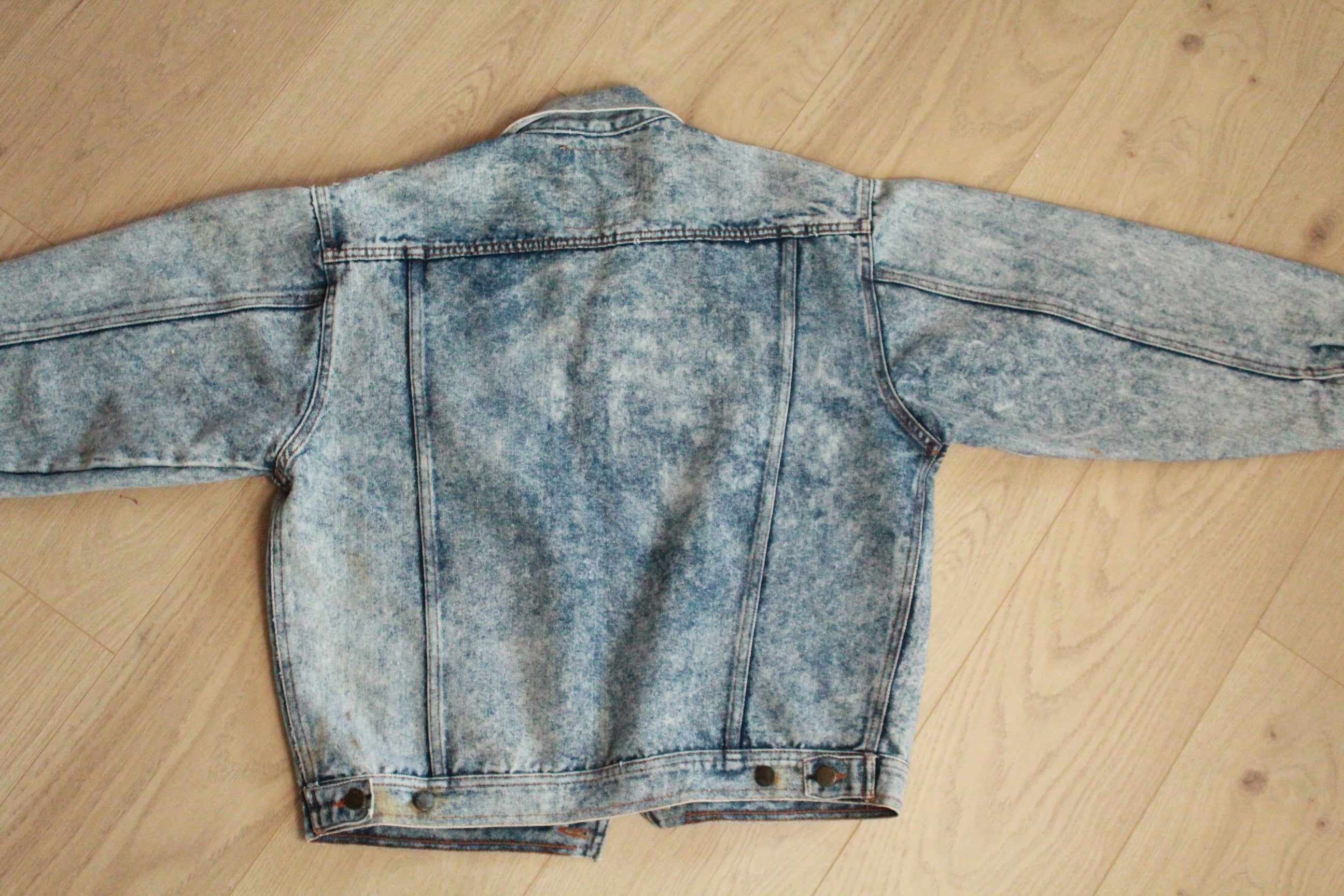 Vintage 90s Light Wash Denim Jacket – Size Large | Acid Wash Retro Style