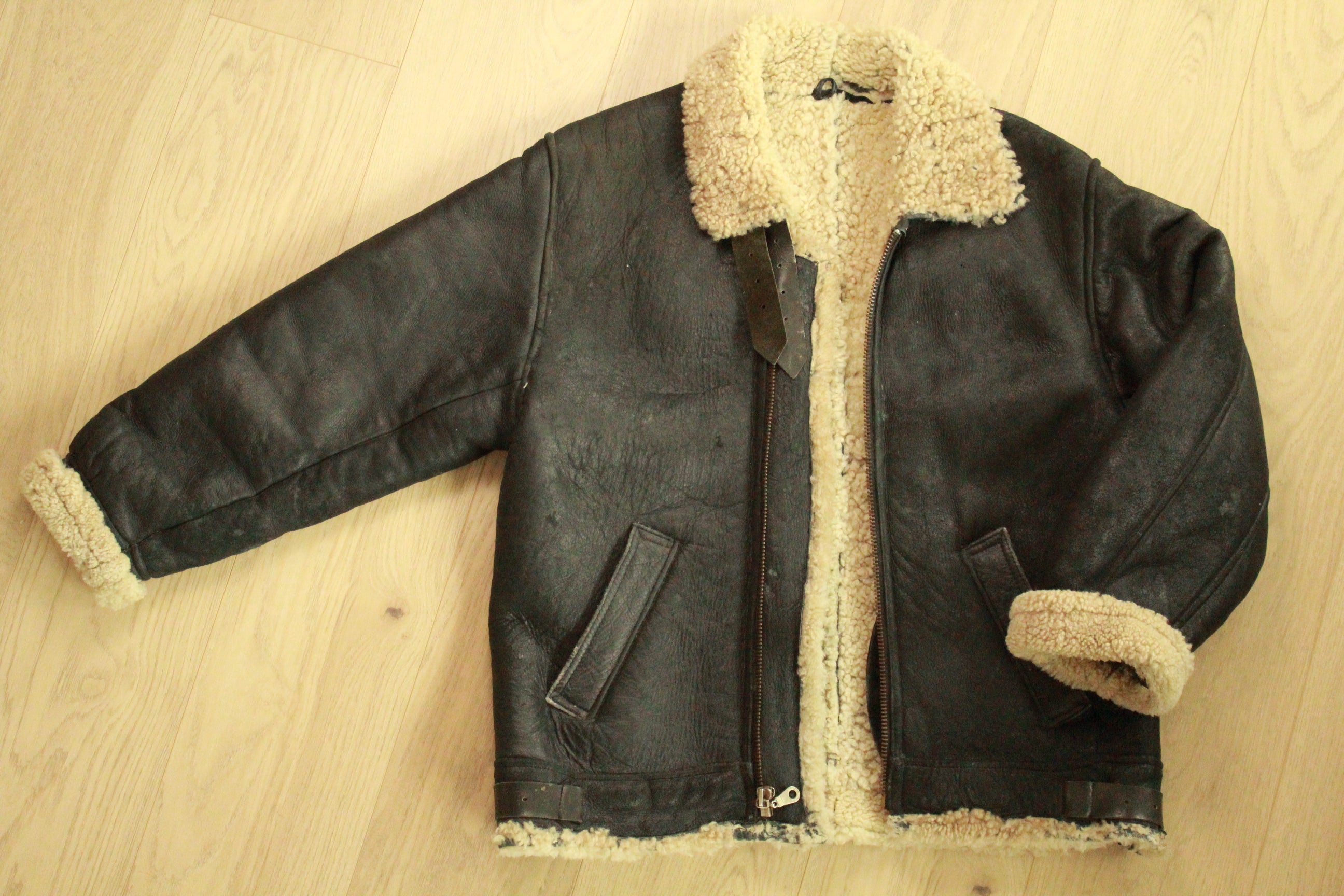 Vintage Black B3 Shearling Bomber Jacket – Men’s Small | USA-Made Aviator