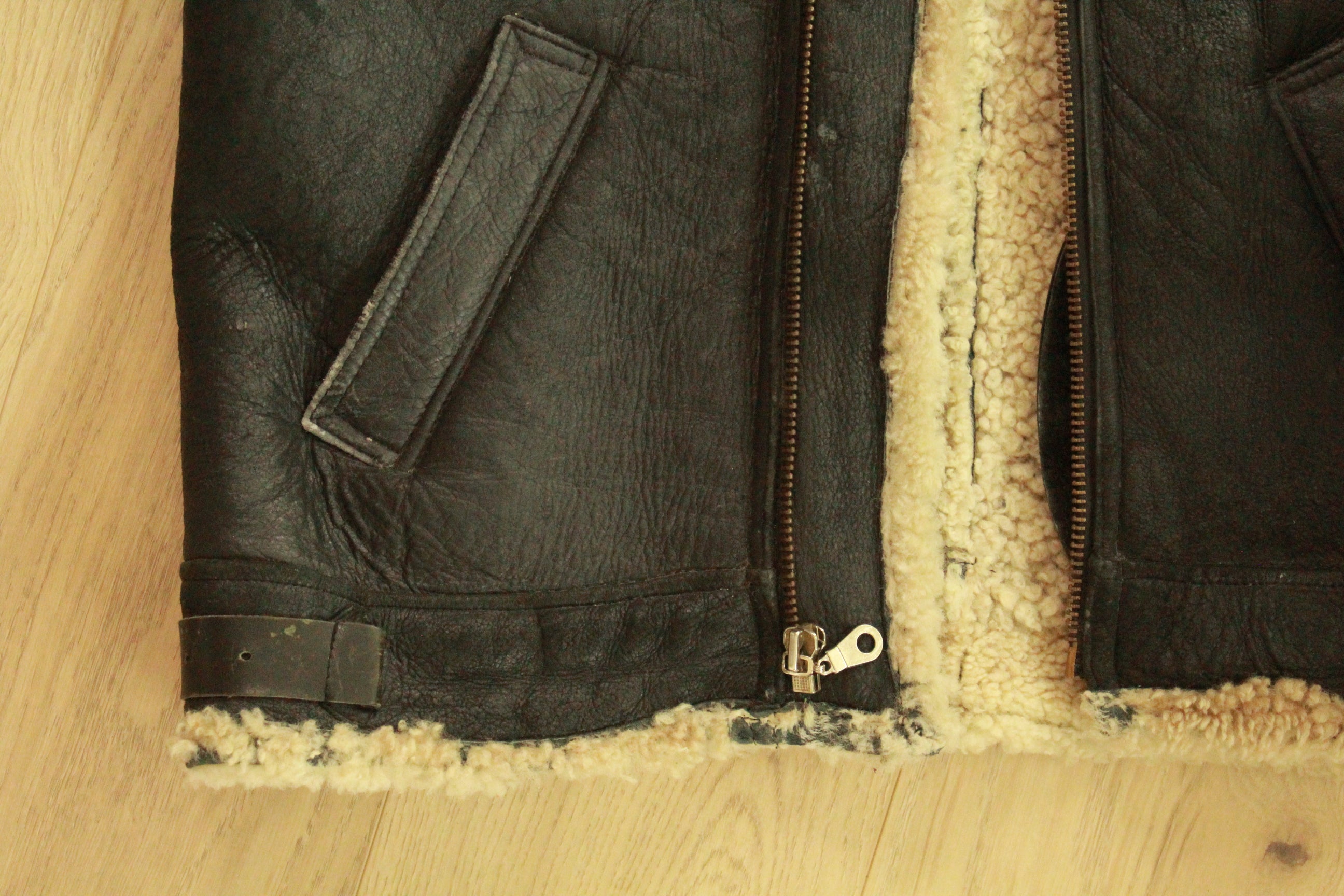 Vintage Black B3 Shearling Bomber Jacket – Men’s Small | USA-Made Aviator