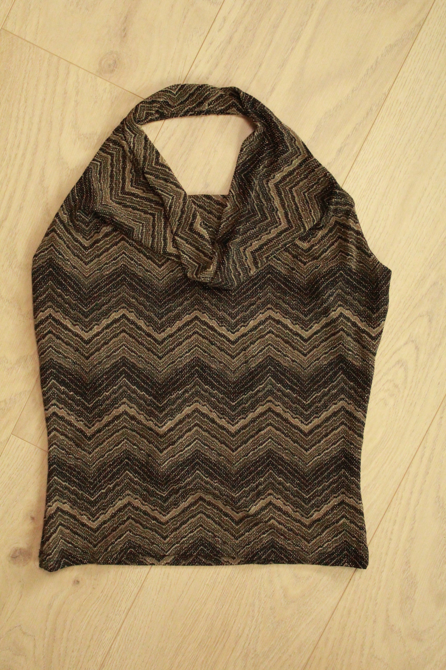 Vintage 90s/Y2K Cowl Neck Halter Top – Army Green Zig-Zag Lurex, Open Back (Size L)