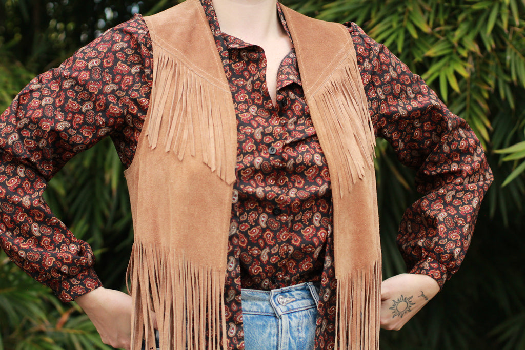 Vintage 70s Paisley Pussy-Bow Blouse – Western Boho Long Sleeve Printed Shirt (Black, Orange, Red)