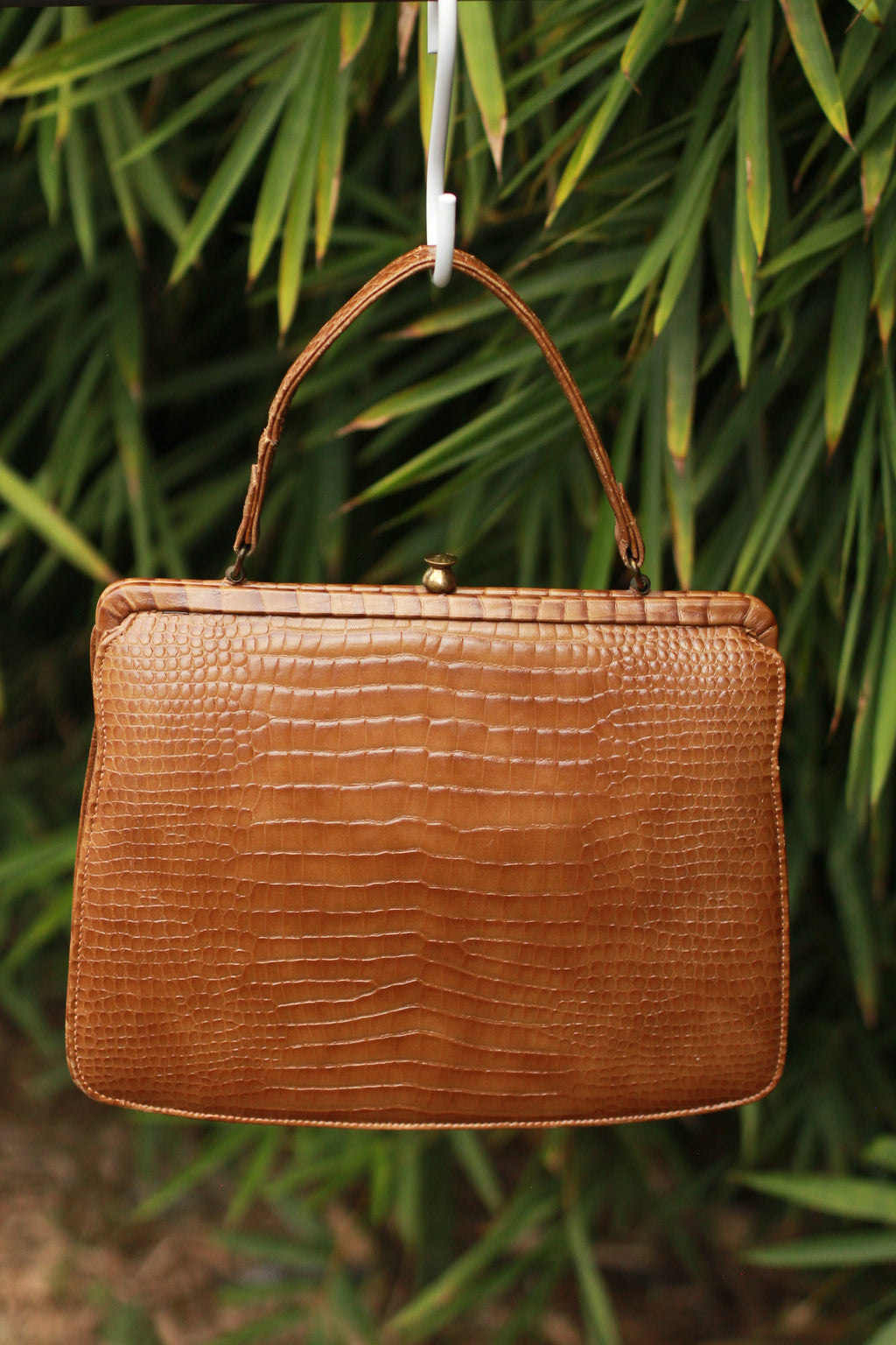 Vintage 1960s tobacco crocodile-embossed leather top-handle bag – front view