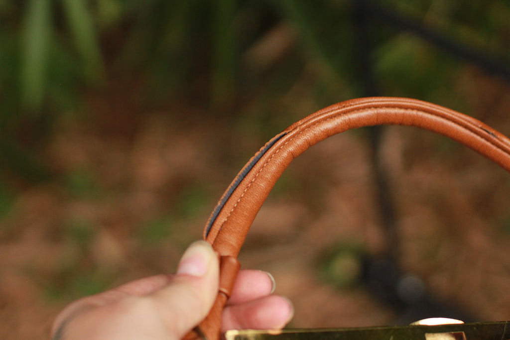 Handle view showing natural aging