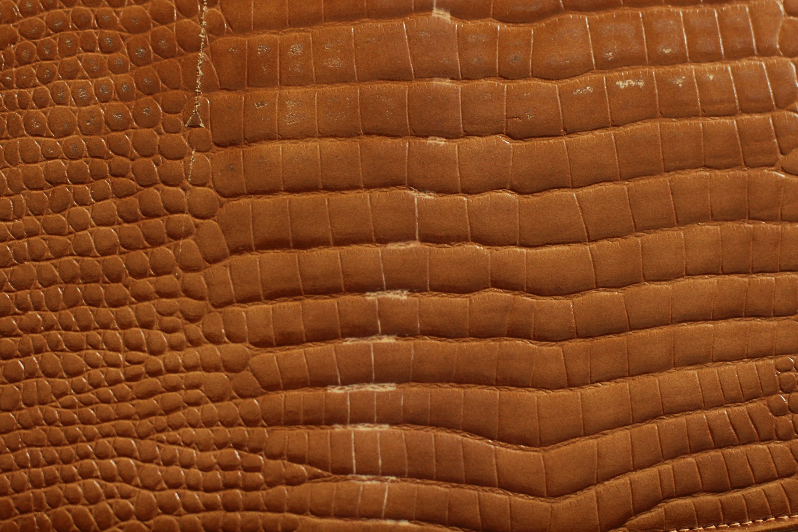 Close-up showing marks on backside of vintage 1960s handbag