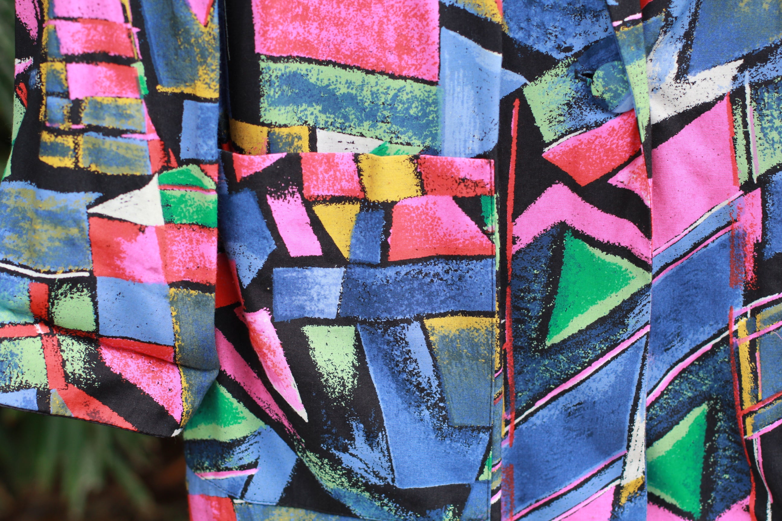 Detail of front pocket and structured shape