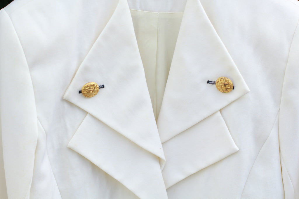 Close-up of lapels on vintage CACHÉ jacket
